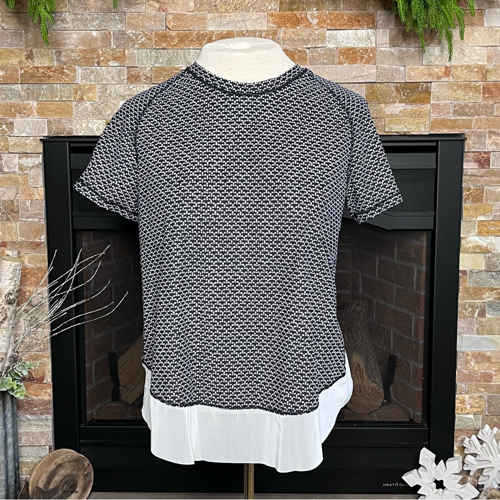 Lululemon Quick Pace Size 6 Short Sleeve Top Monochromatic B/W